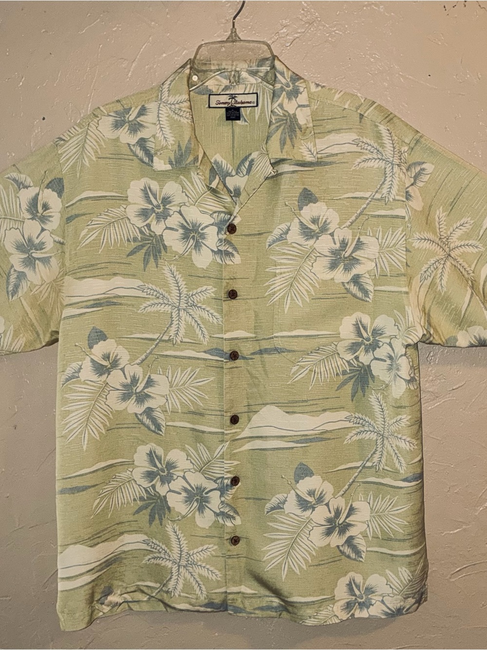 Tommy Bahama Light Green and Blue Floral Camp Shirt 100%silk